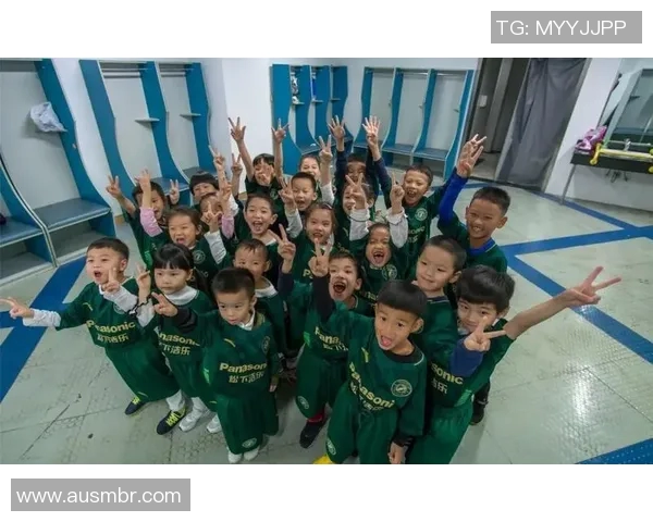 小球迷激情直播足球比赛精彩瞬间分享与互动体验